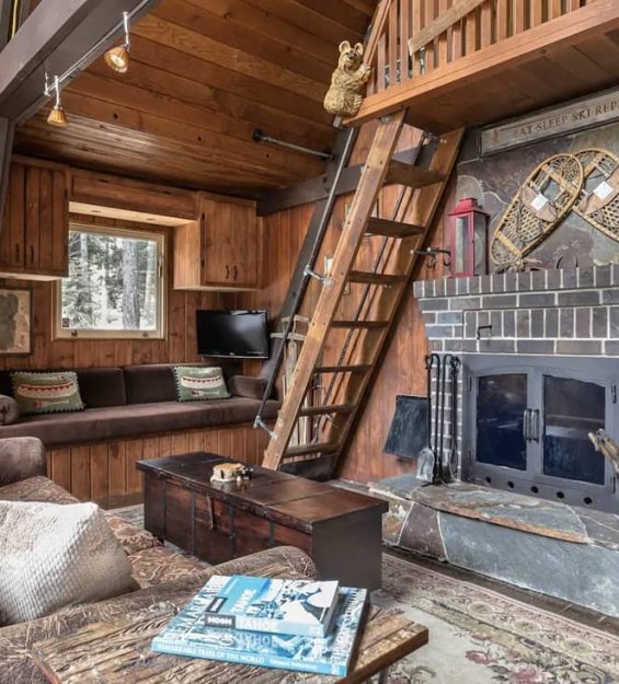 Lar para toda a vida: Casa A-frame da Category Week, oferecendo um espaço versátil e duradouro para criar memórias inesquecíveis.