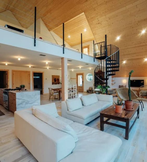 Casa A-frame dos sonhos: Descubra o charme e a funcionalidade desta obra-prima arquitetônica da Category Week.