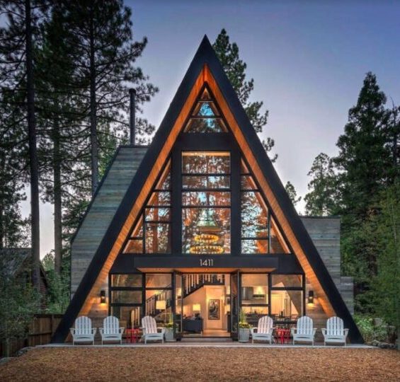 Construção artesanal: Casa A-frame da Category Week, refletindo o compromisso com a qualidade e a excelência.