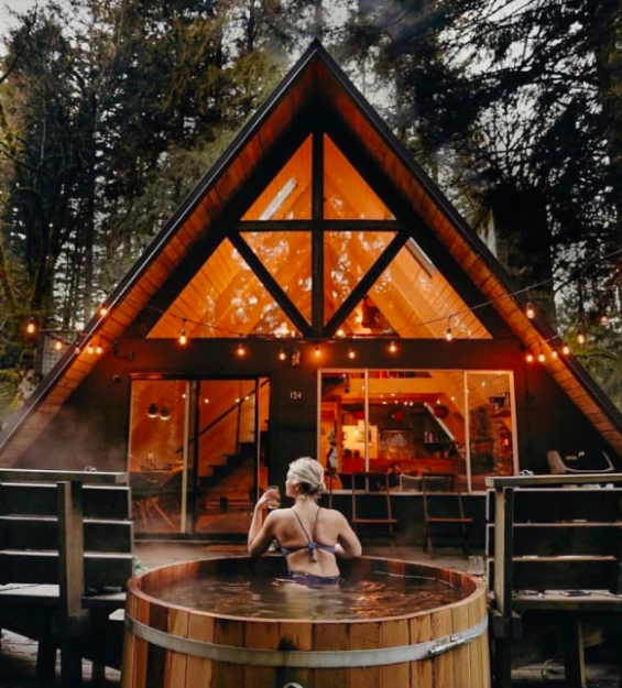 A magia das casas A-frame da Category Week, criando lares que celebram a beleza natural e a simplicidade da vida.