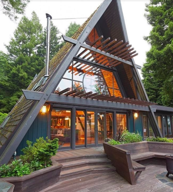 Explore o charme rústico-moderno: Casa A-frame da Category Week, uma obra-prima arquitetônica que convida à serenidade e ao relaxamento.